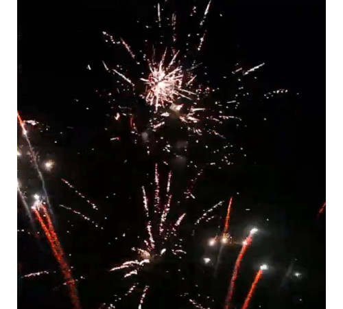 Веерный фейерверк 200 залпов «200 метров над землей» Joker Fireworks JF C15-200/01V01
